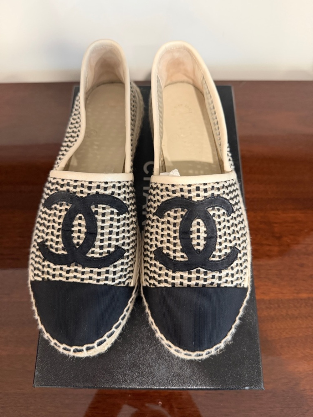 CHANEL Two-Tone Woven Canvas Espadrilles - Black & Cream